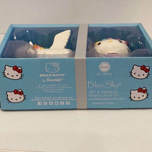 👠 Hello Kitty Salt & Pepper Set - Picture 6 of 6